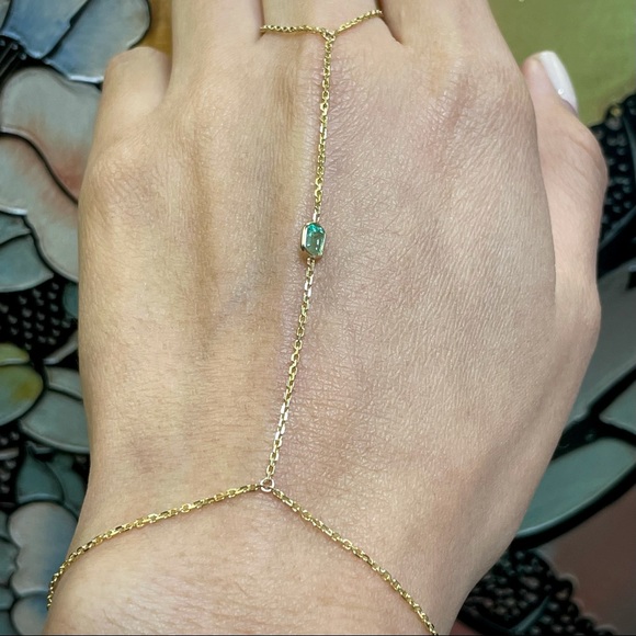 Emerald Hand Chain in solid 14k Yellow Gold 5x4 mm - Picture 4 of 5